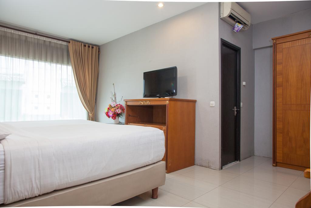 Reddoorz Near Wijaya Kusuma Hotel Surabaya Exterior photo